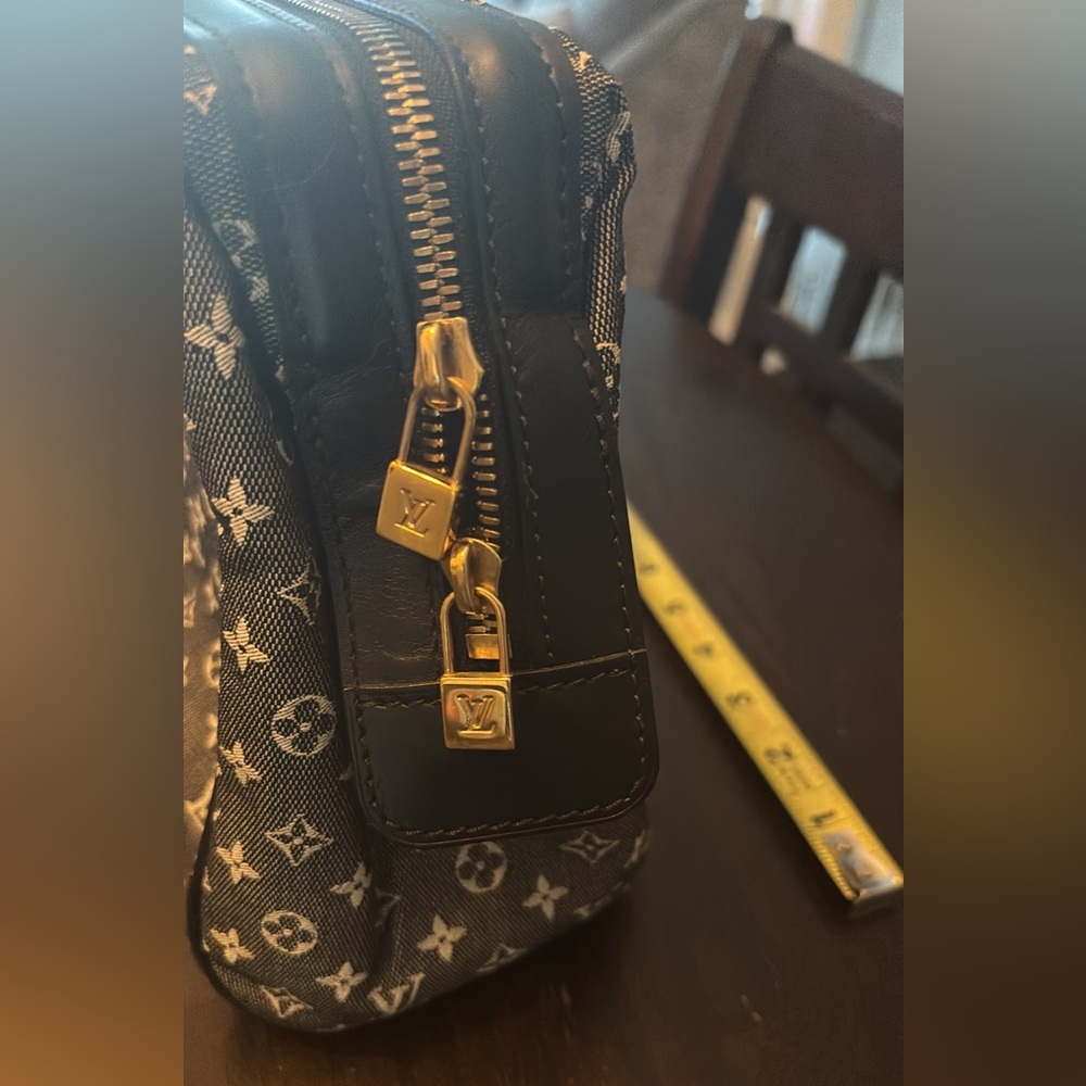 Louis Vuitton Josephine mini monogram bag, authentic - Picture 7 of 11